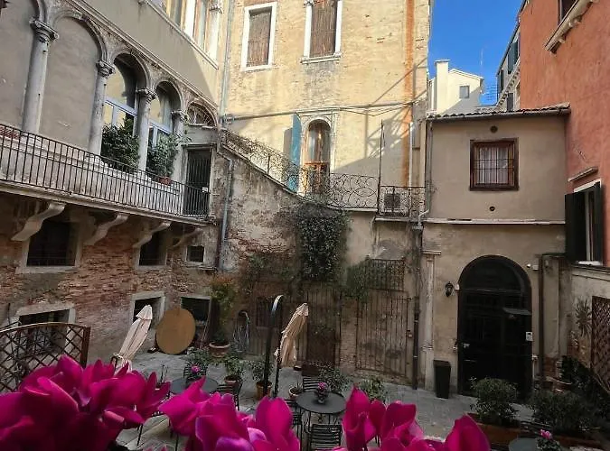 Corte del Doge di Rialto Venezia